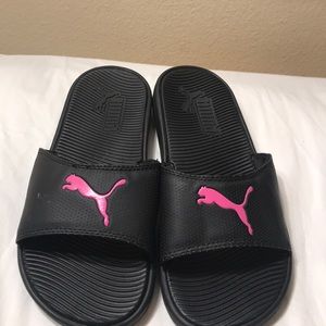 Puma slides size 9